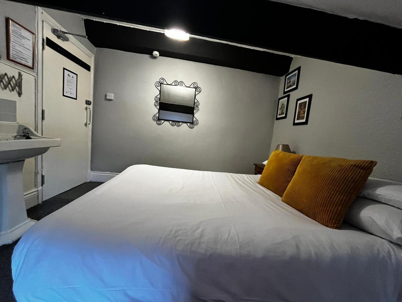 Black Bull Hotel Reeth Kültér fotó
